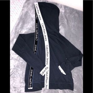 Calvin Klein’s cardigan!!